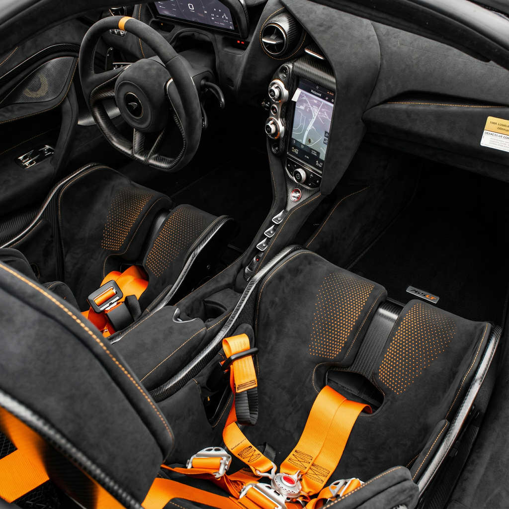 McLaren 765 LT